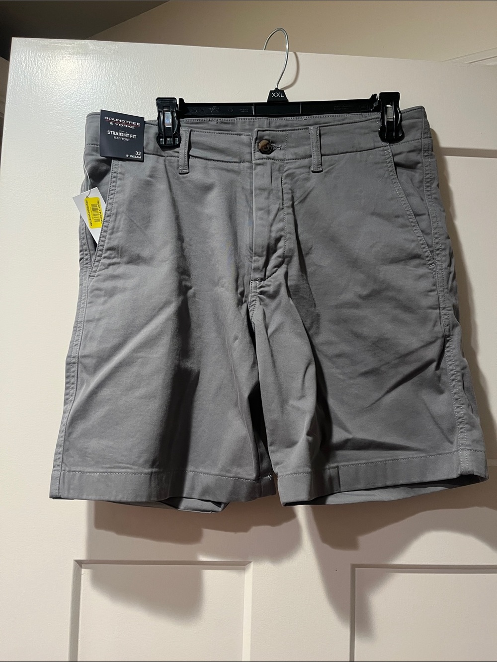 Roundtree & Yorke Men's Gray Straight-Fit Cotton Blend Shorts
